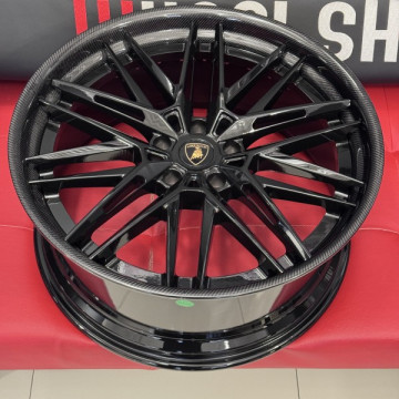 Ковані диски Lamborghini Urus 23 розмір + карбон