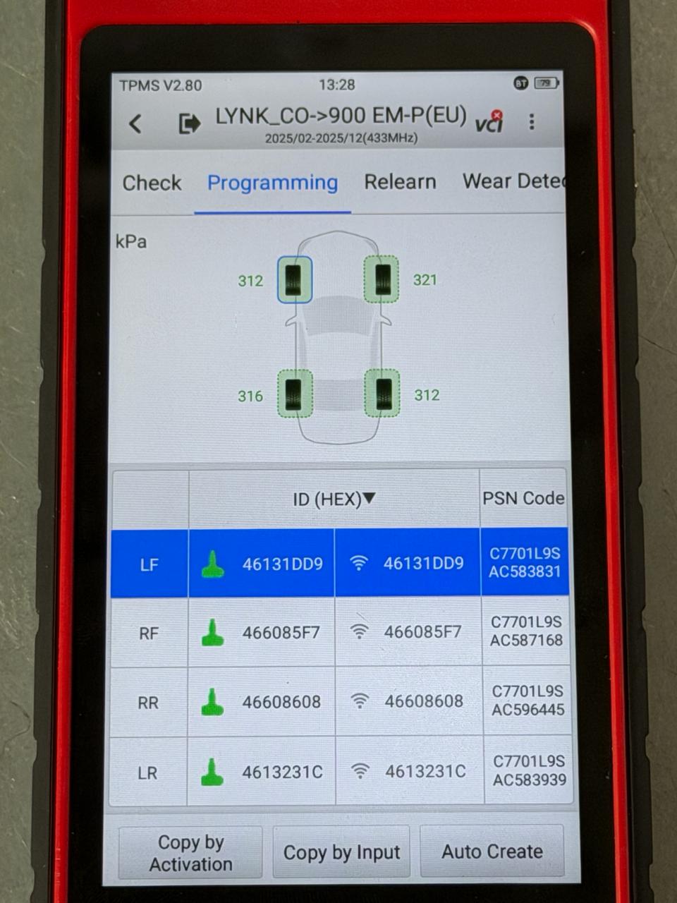 Экран программирования четырех ID датчиков TPMS для Lynk & Co 900 EM-P